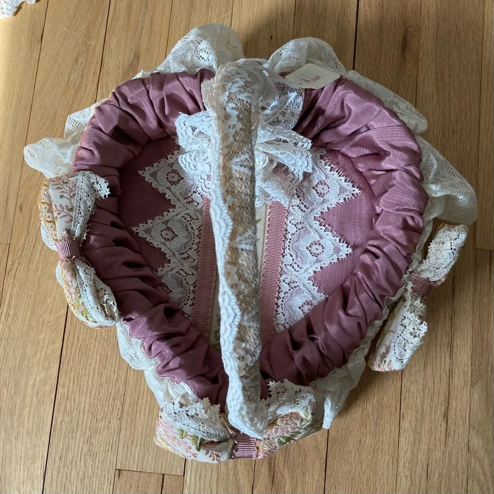 NWT Saks Fifth Avenue; Made in England. Heart shaped vintage lined wicker basket